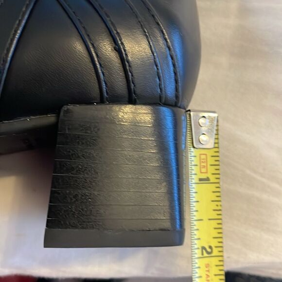 BLONDO CANADA WATERPROOF LEATHER BOOTS.   NEW.  STYLE IS TRUDY - Picture 3 of 15